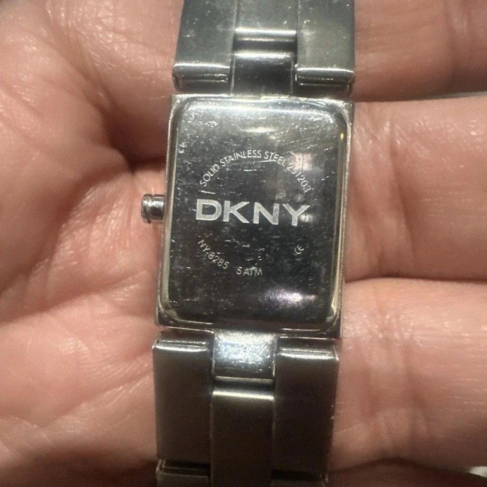 Working DKNY Women's Dainty Watch Steel Fancy Bracelet Rectangle‎ Dial 23mm 7.5
